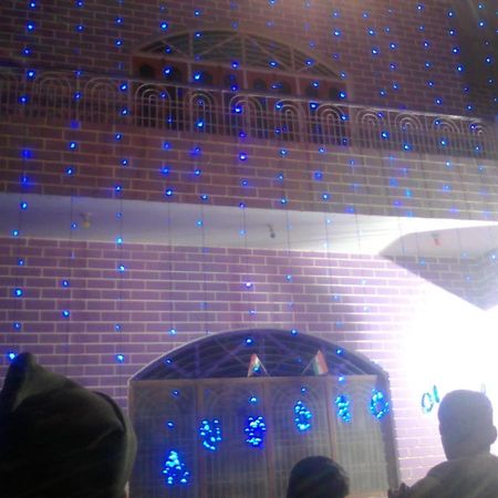 Srishti Shelter Hotel Varanasi Bagian luar foto