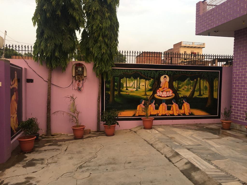 Srishti Shelter Hotel Varanasi Bagian luar foto