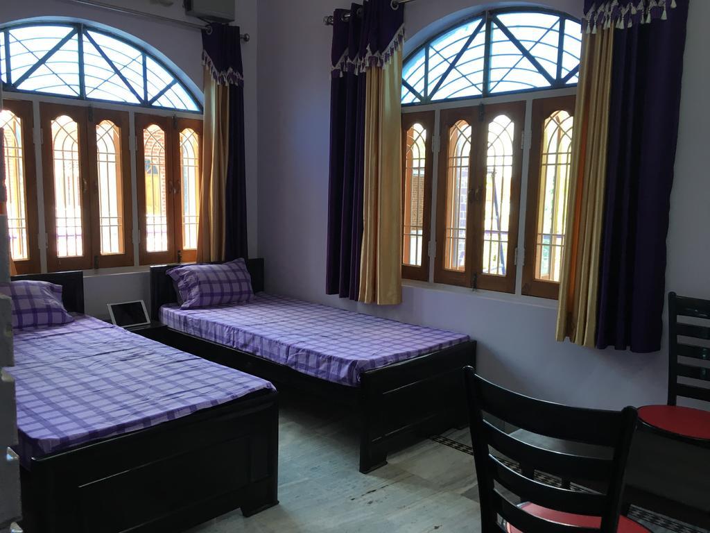 Srishti Shelter Hotel Varanasi Bagian luar foto