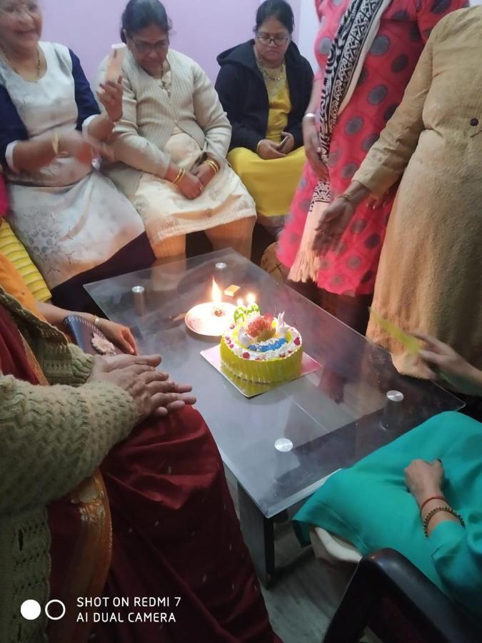 Srishti Shelter Hotel Varanasi Bagian luar foto